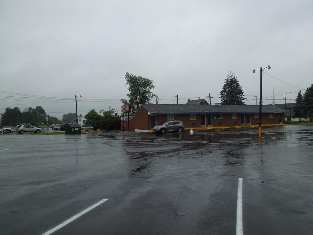 Red Carpet Inn - Allentown Bagian luar foto